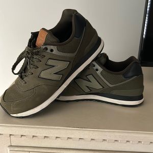 Size 9 Olive New Balance 574, excellent condition
